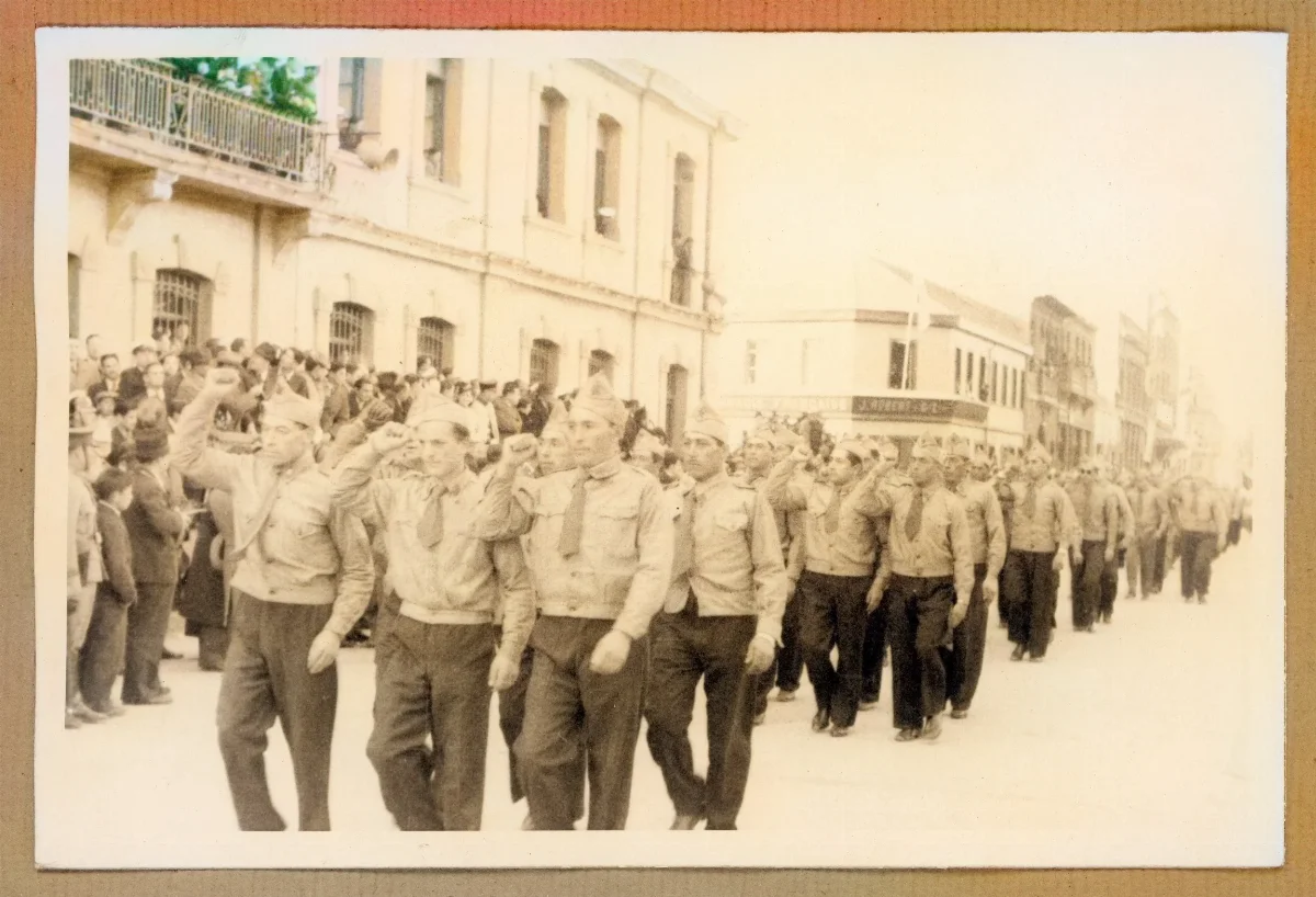 Procesión cívica masiva en Punta Arenas — Punta Arenas — 1939 | Chile de Ayer
