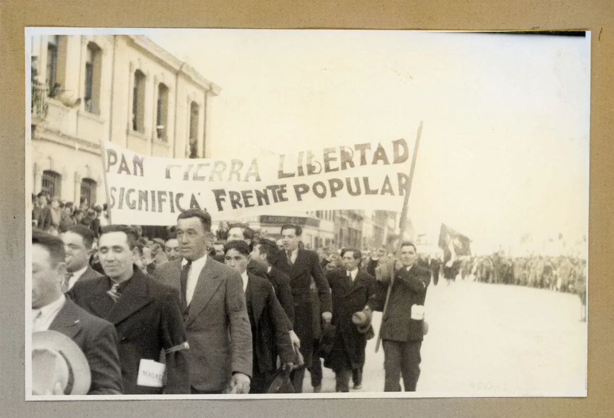 Marcha del Frente Popular en Punta Arenas — Punta Arenas — 1939 | Chile de Ayer