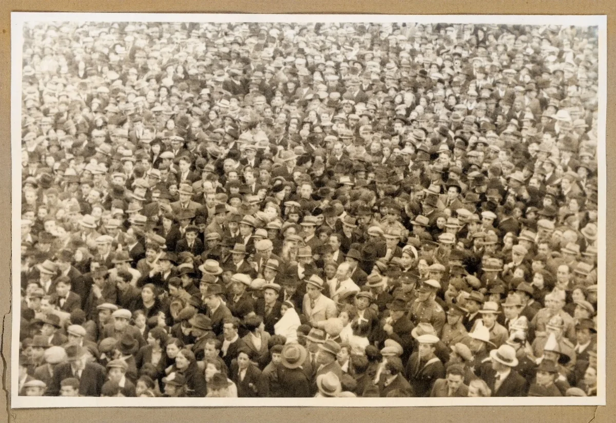 Concentración pública en Punta Arenas durante visita presidencial — Punta Arenas — 1939 | Chile de Ayer