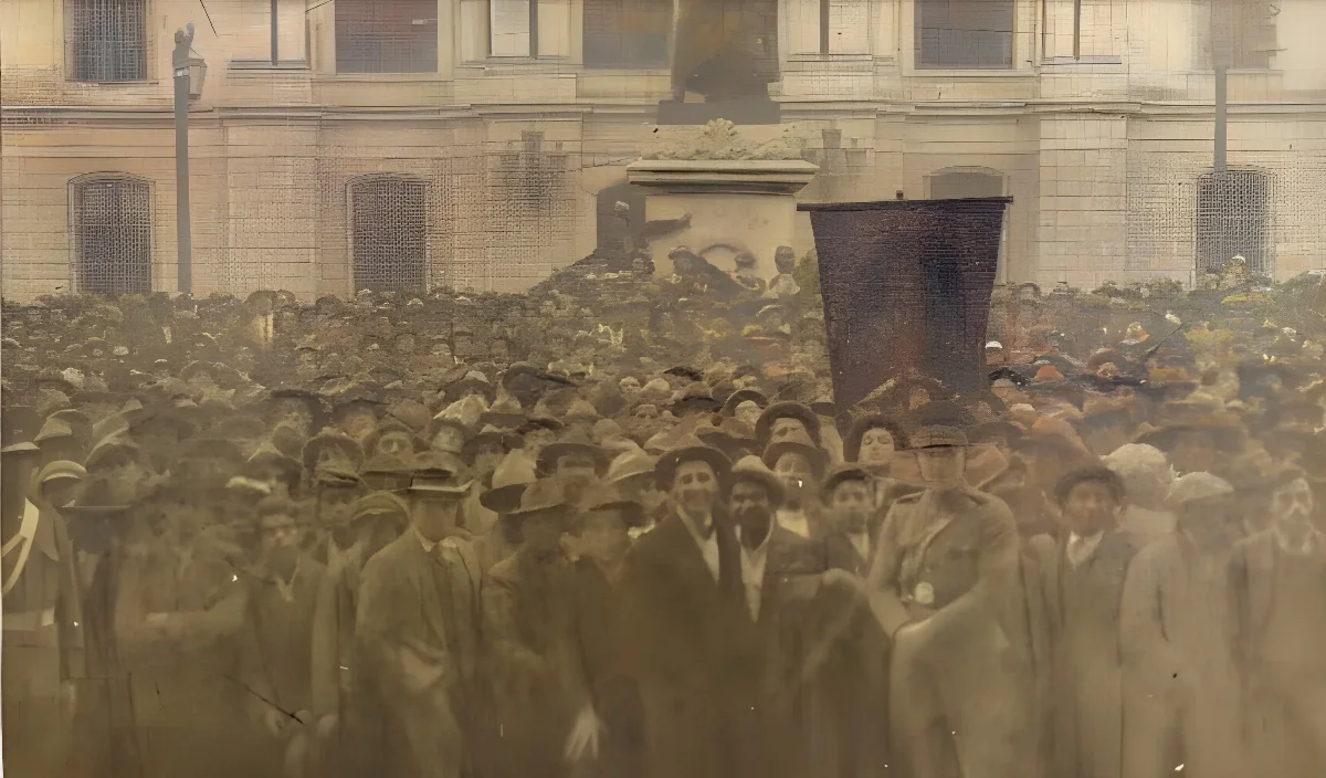 Golpe de Estado en Chile 04 de junio de 1932 Manifestaciones de apoyo al gobierno socialista — aprox. 1932 | Chile de Ayer