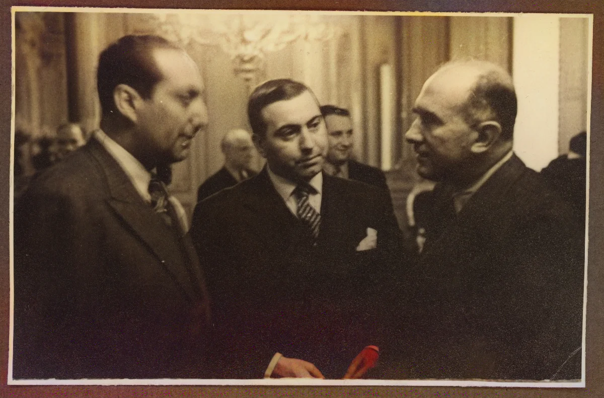 Encuentro de autoridades en salón de protocolo — Viña del Mar — 1940 | Chile de Ayer