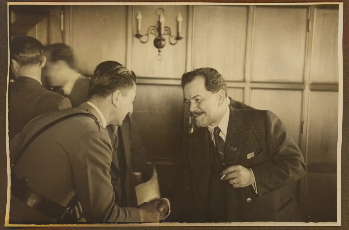 Presidente Pedro Aguirre Cerda en reunión oficial en Viña del Mar — Viña del Mar — 1940 | Chile de Ayer