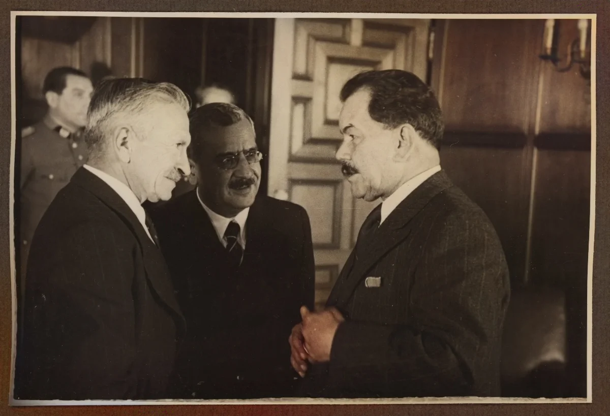 Presidente Pedro Aguirre Cerda en acto de protocolo con autoridades civiles, Viña del Mar 1940 — Viña del Mar — 1940 | Chile de Ayer