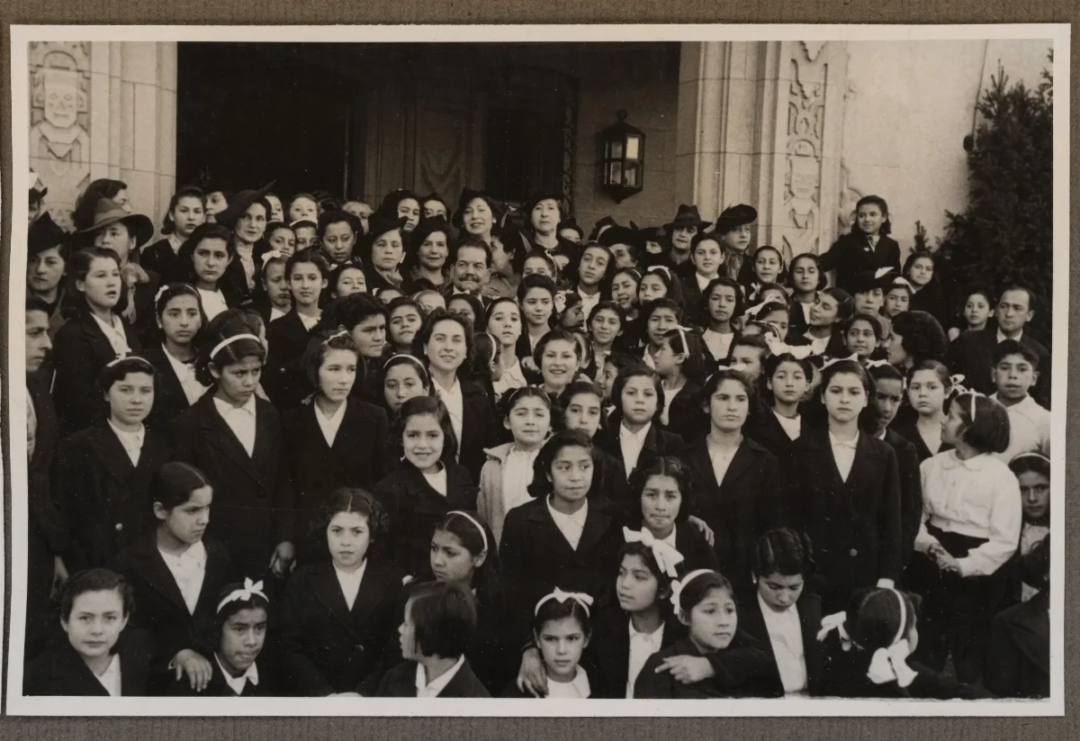 Recepción oficial de delegación femenina en Viña del Mar — Viña del Mar — 1940 | Chile de Ayer