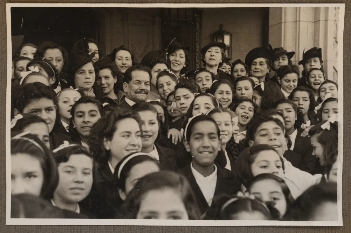 Acto oficial con delegación de autoridades y funcionarios — Viña del Mar — 1940 | Chile de Ayer