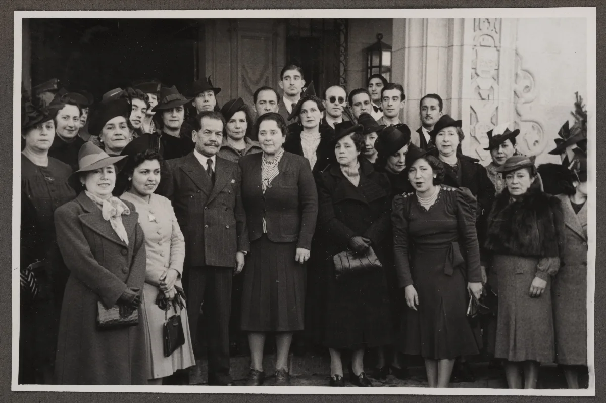 Acto oficial presidencial en Viña del Mar con autoridades civiles — Viña del Mar — 1940 | Chile de Ayer