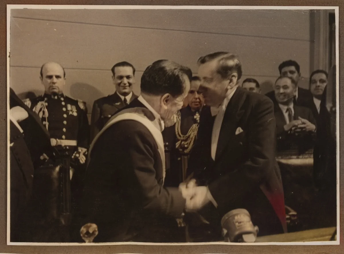 Saludo protocolar presidente entrante con presidente saliente — Santiago — 1938 | Chile de Ayer