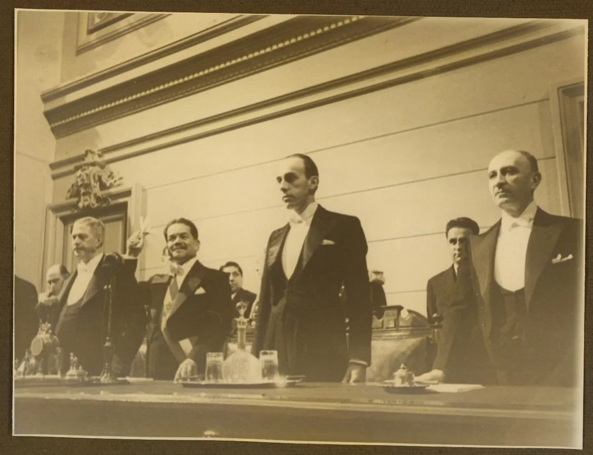 El presidente en la casa de gobierno durante la ceremonia inaugural — Santiago — 1938 | Chile de Ayer