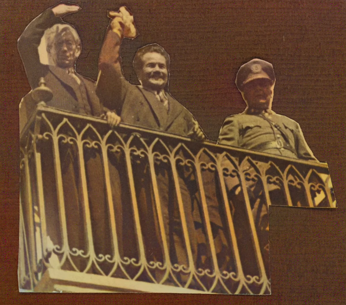 Pedro Aguirre Cerda saludando al pueblo el día que asumió la presidencia — Santiago — 1938 | Chile de Ayer
