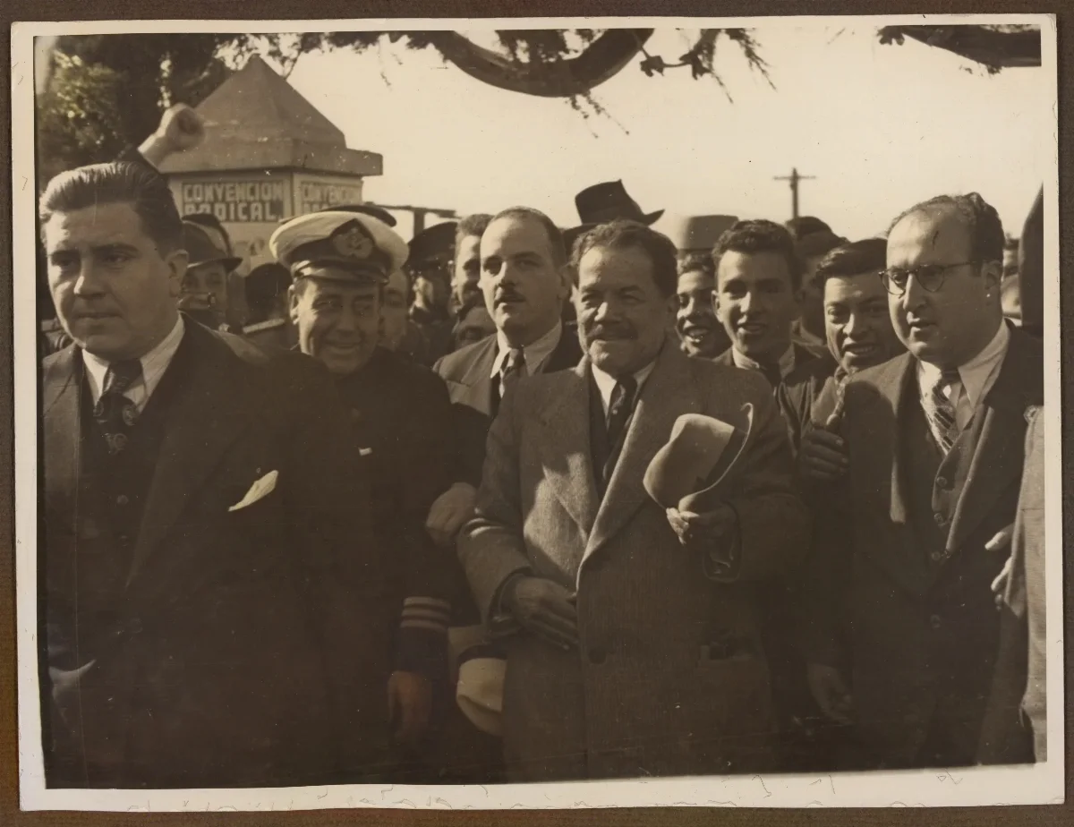 Autoridades civiles en acto conmemorativo — aprox. 1939 | Chile de Ayer