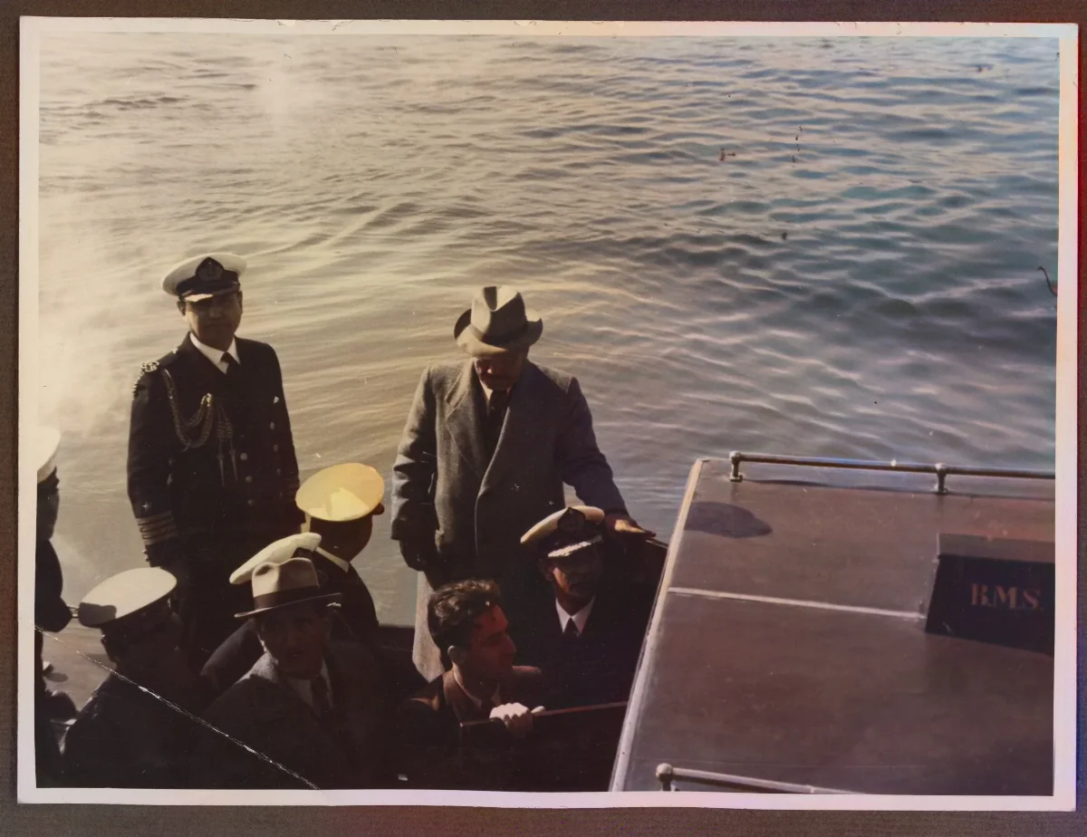 Presidente en inspección desde embarcación de línea — aprox. 1939 | Chile de Ayer