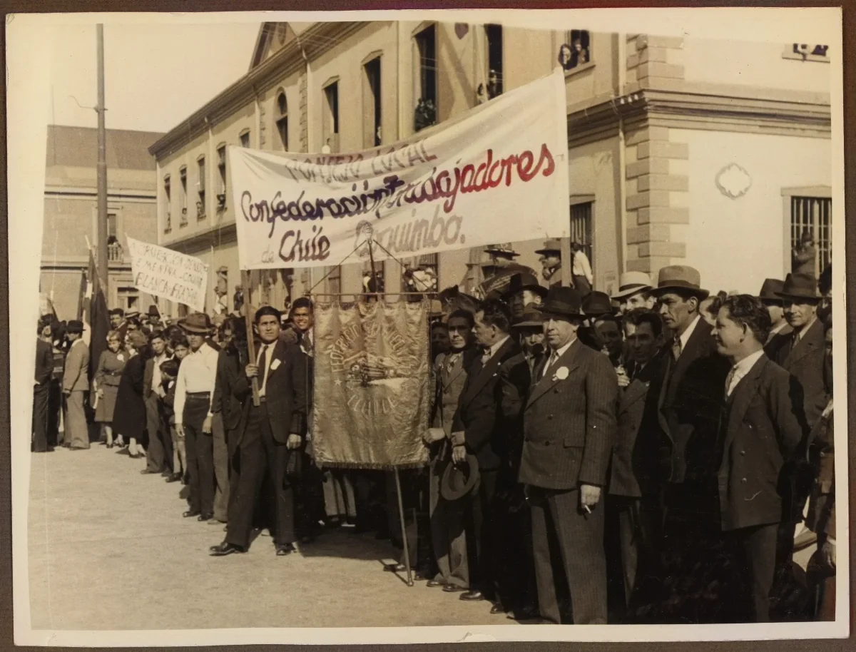 Marcha de la Confederación de Trabajadores de Chile — Coquimbo — aprox. 1939 | Chile de Ayer