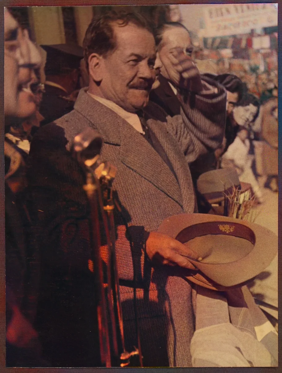 Pedro Aguirre Cerda en acto oficial de protocolo — aprox. 1939 | Chile de Ayer