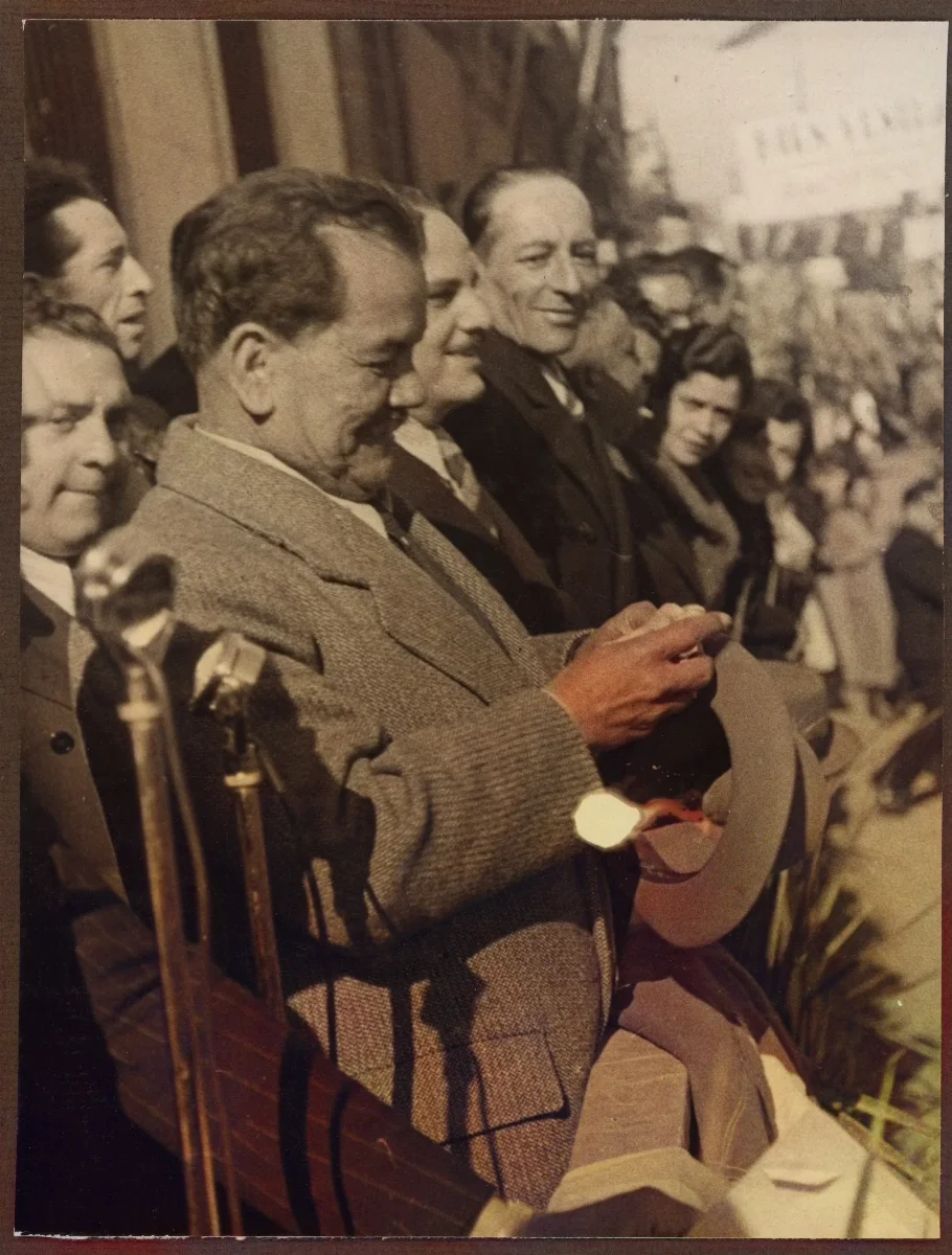 Presidente Pedro Aguirre Cerda pronunciando discurso en acto público — aprox. 1939 | Chile de Ayer