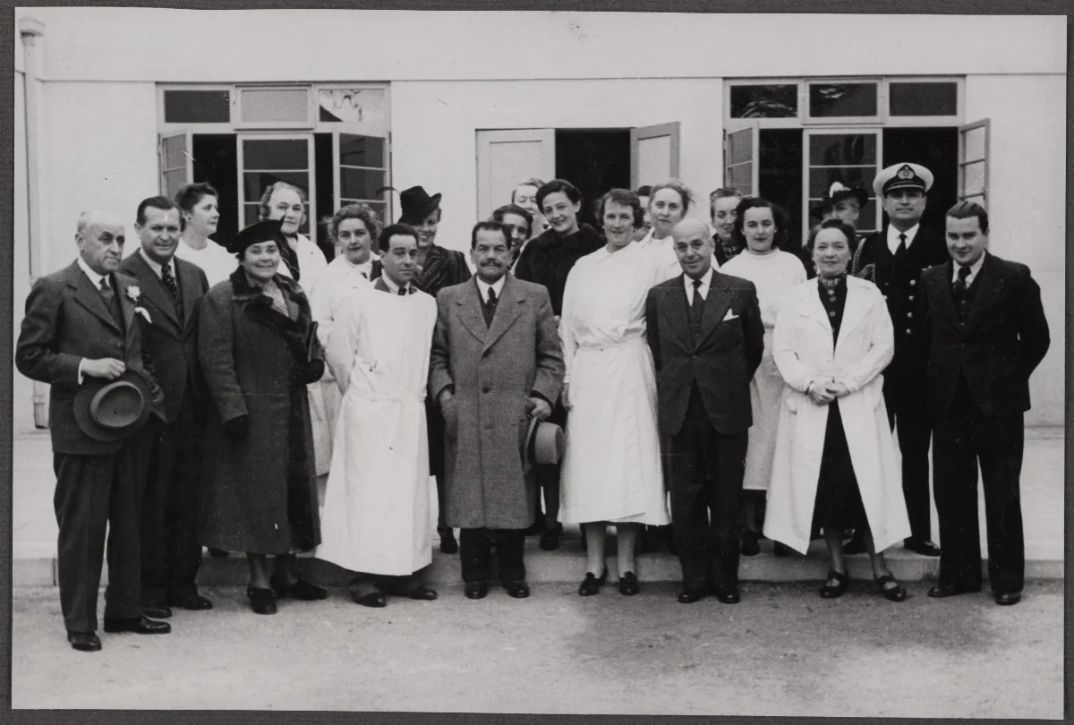 Grupo de autoridades civiles y militares en acto oficial — aprox. 1939 | Chile de Ayer