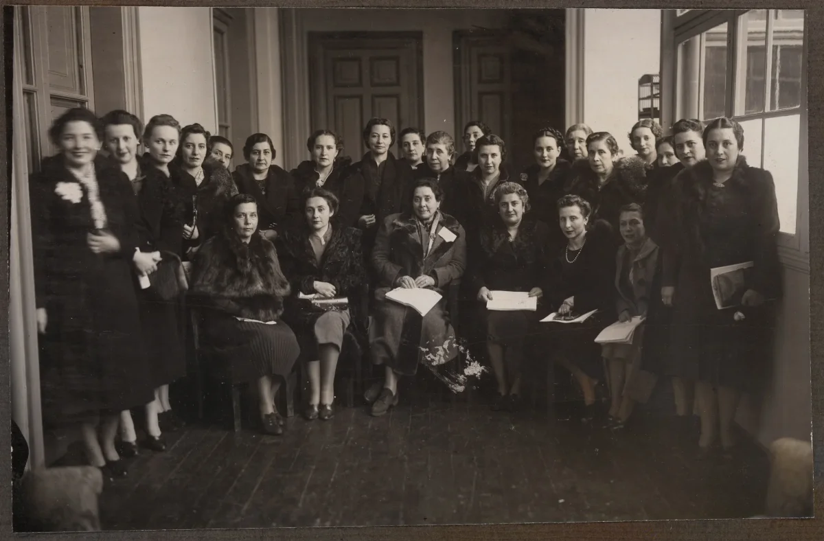Delegación oficial en recepción de Palacio Presidencial — Santiago — aprox. 1939 | Chile de Ayer
