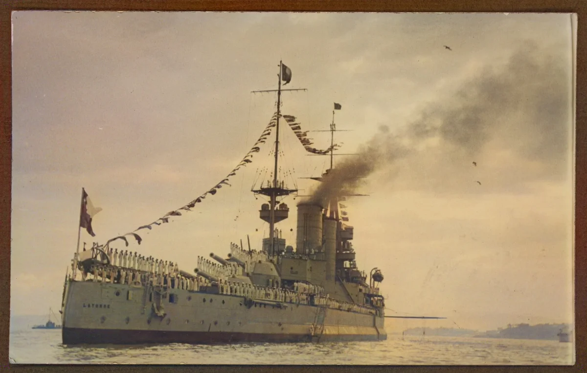 Buque militar decorado en acto oficial presidencial — aprox. 1938 | Chile de Ayer
