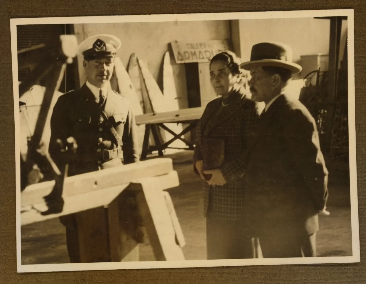 Acto oficial de firma de documentos — aprox. 1939 | Chile de Ayer