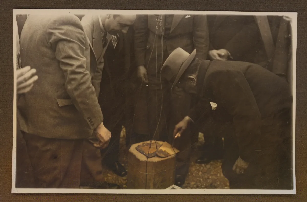 Presidente Pedro Aguirre Cerda en acto de protocolo con autoridades militares — aprox. 1939 | Chile de Ayer