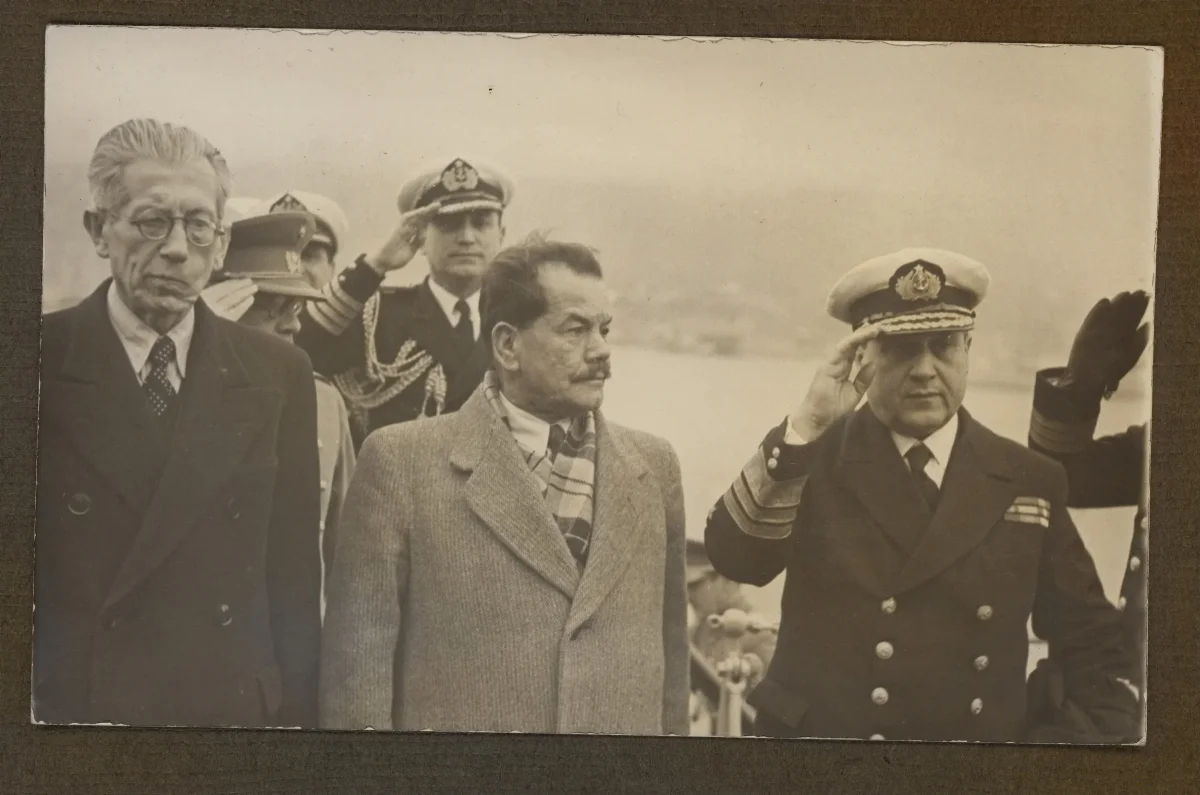 Encuentro de autoridades civiles y militares navales — aprox. 1940 | Chile de Ayer