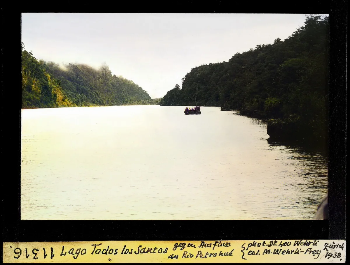 Lago Todos los Santos gegen Ausfluss des Rio Petrohué — 1938 | Chile de Ayer