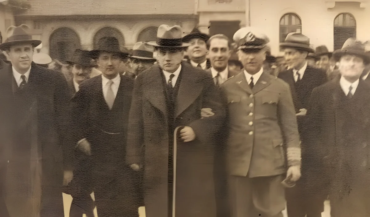 Golpe de Estado del 4 de junio de 1932: Alessandri y Grove en El Bosque — aprox. 1932 | Chile de Ayer