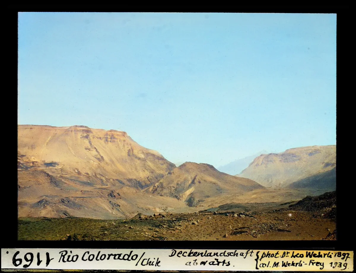 Rio Colorado, Deckenlandschaft abwärts — 1897 | Chile de Ayer