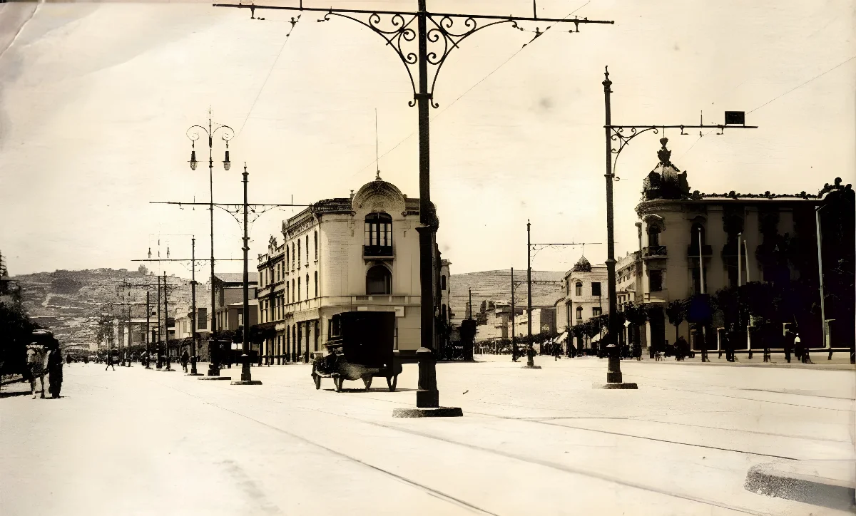 Avenida Pedro Montt de Valparaíso, 1920 — 1920 | Chile de Ayer