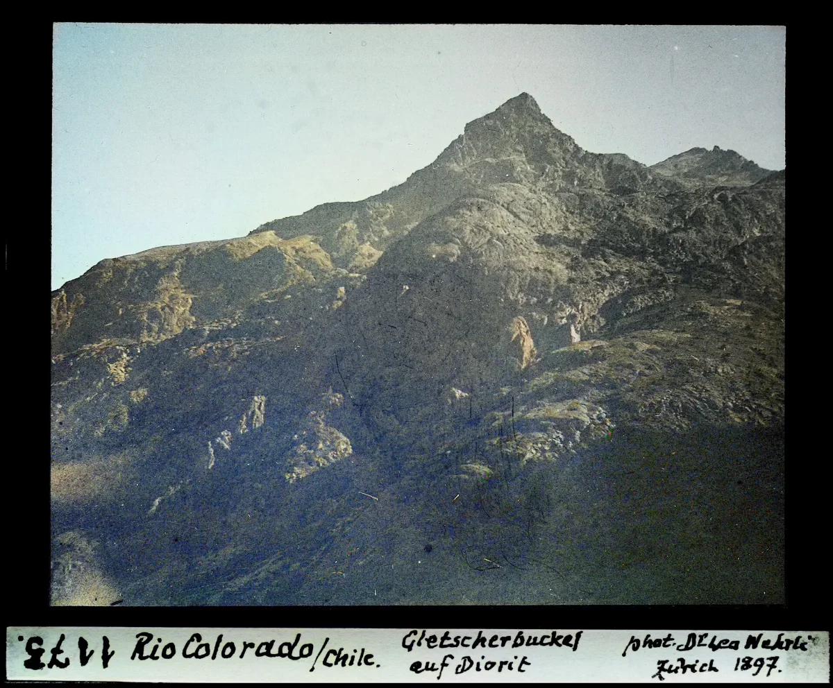 Rio Colorado, Gletscherbuckel auf Diorit — 1897 | Chile de Ayer