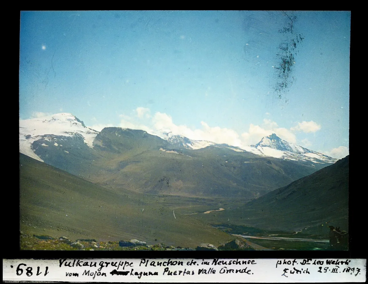 Vulkangruppe Planchon, im Neuschnee vom Mojon, Laguna Puertas Valle Grande — 1897 | Chile de Ayer