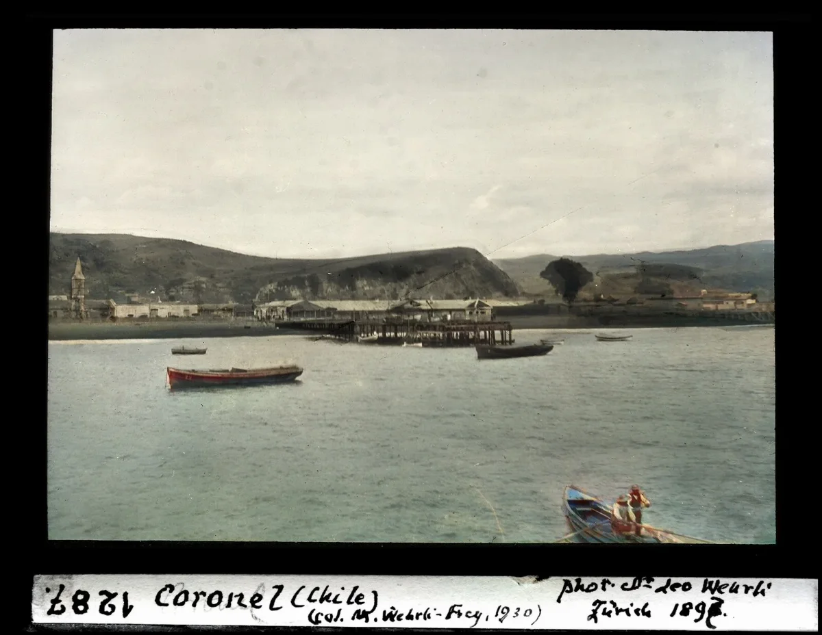 Puerto de Coronel, bahía con embarcaciones — aprox. 1897–1940 | Chile de Ayer