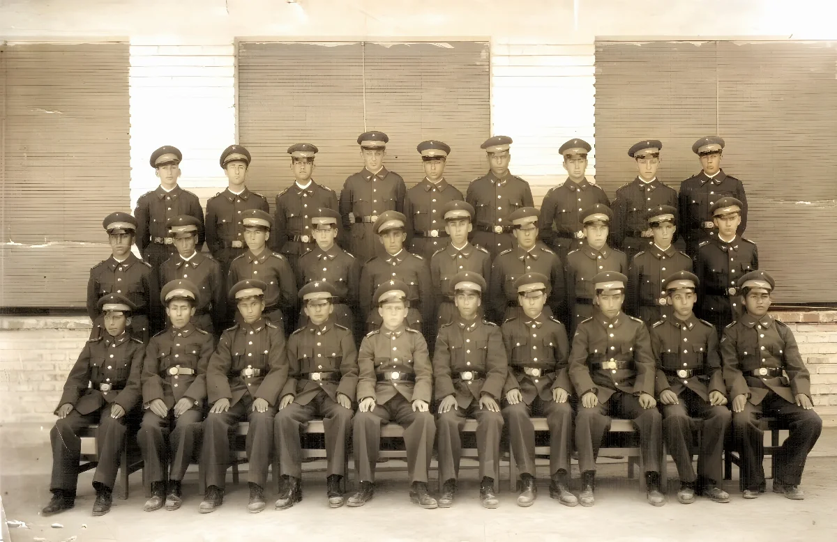 Esc. de Especialidades(curso 1945 - 1947) — 1945 | Chile de Ayer