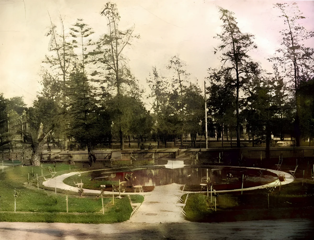 Jardines exteriores del Palacio Concha Cazzotte 1912 — 1912 | Chile de Ayer