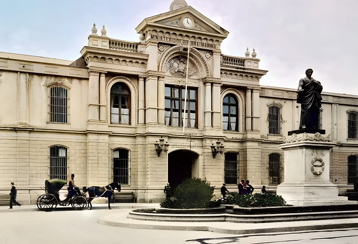 Ministerio de Guerra y Marina en los años 20’s — 1920 | Chile de Ayer