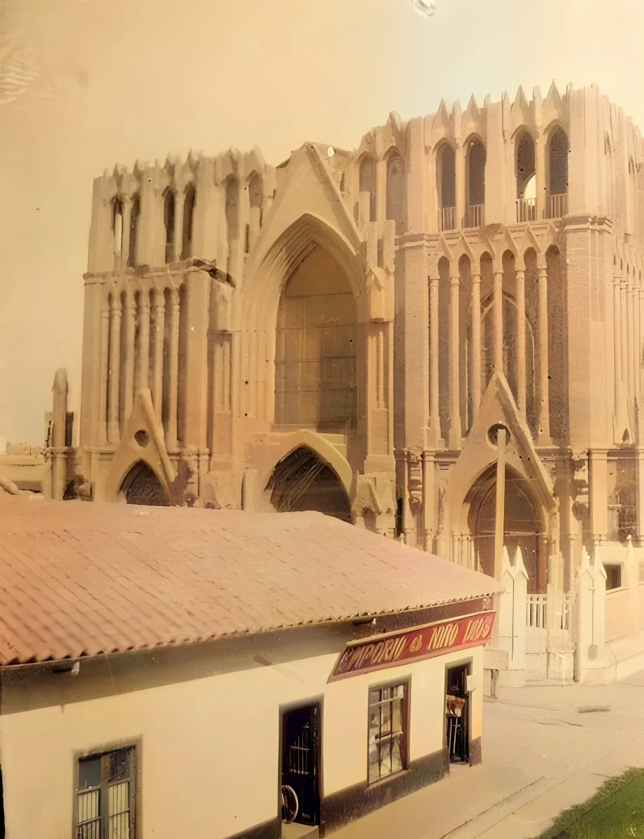 Basílica del Salvador de Santiago en 1918 — Basílica del Salvador — 1918 | Chile de Ayer