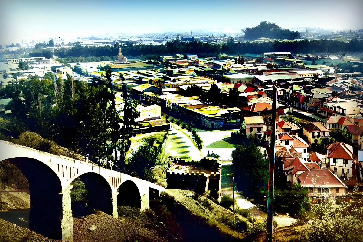 Vista desde un costado del funicular del Cerro San Cristóbal a fines de los 20’s — Funicular del Cerro San Cristóbal — 1920 | Chile de Ayer
