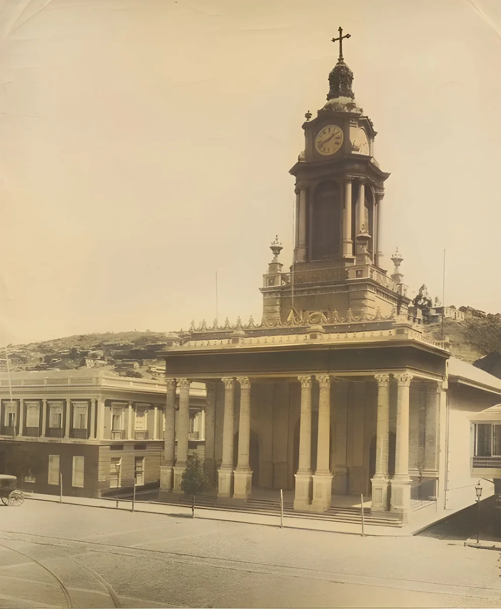 Iglesia del Espíritu Santo de Valparaíso alrededor del año 1890 — 1890 | Chile de Ayer