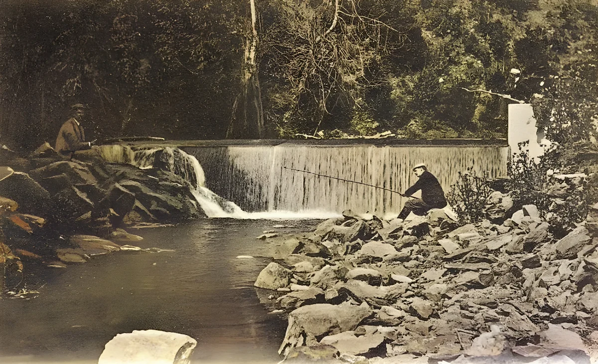 Cascada del Parque de Lota en el año 1910 — 1910 | Chile de Ayer
