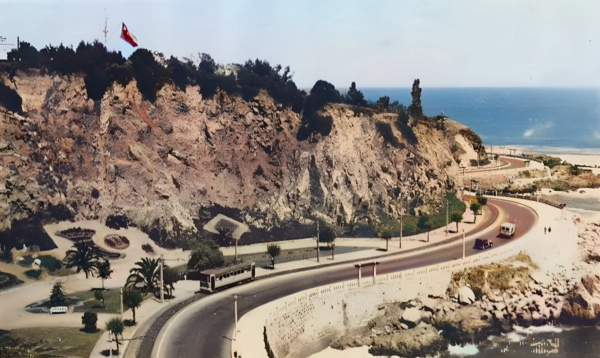 Avda. Altamirano de Valparaíso en los años ’20s — Avenida Altamirano — 1920 | Chile de Ayer