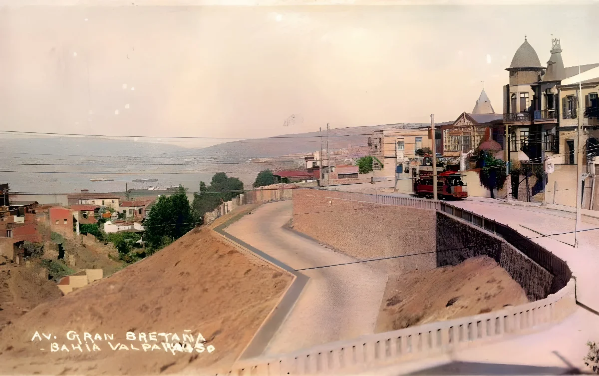 Avda. Gran Bretaña de Valparaíso en los años ’20s. — 1920 | Chile de Ayer