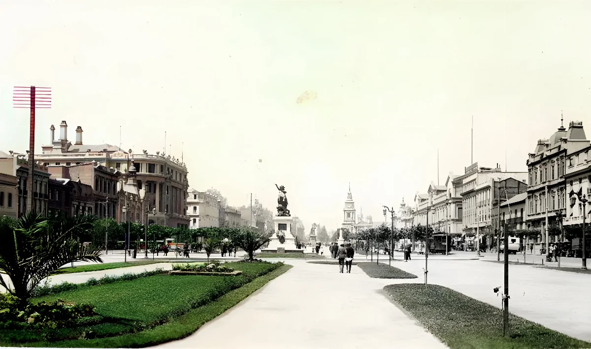 Alameda de las Delicias a mediados de los años ’20s — Plaza Bulnes — 1920 | Chile de Ayer