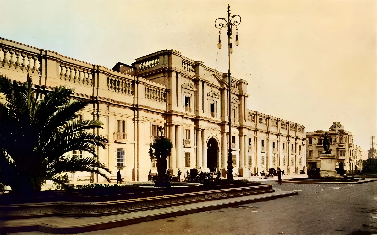Fachada de La Moneda en 1922. — 1922 | Chile de Ayer