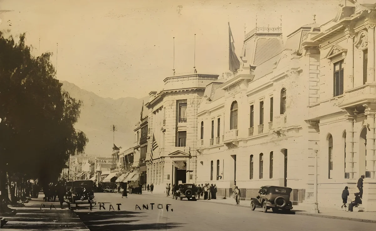 Calle Prat de Antofagasta, entre 1920 y 1930. — 1920 | Chile de Ayer