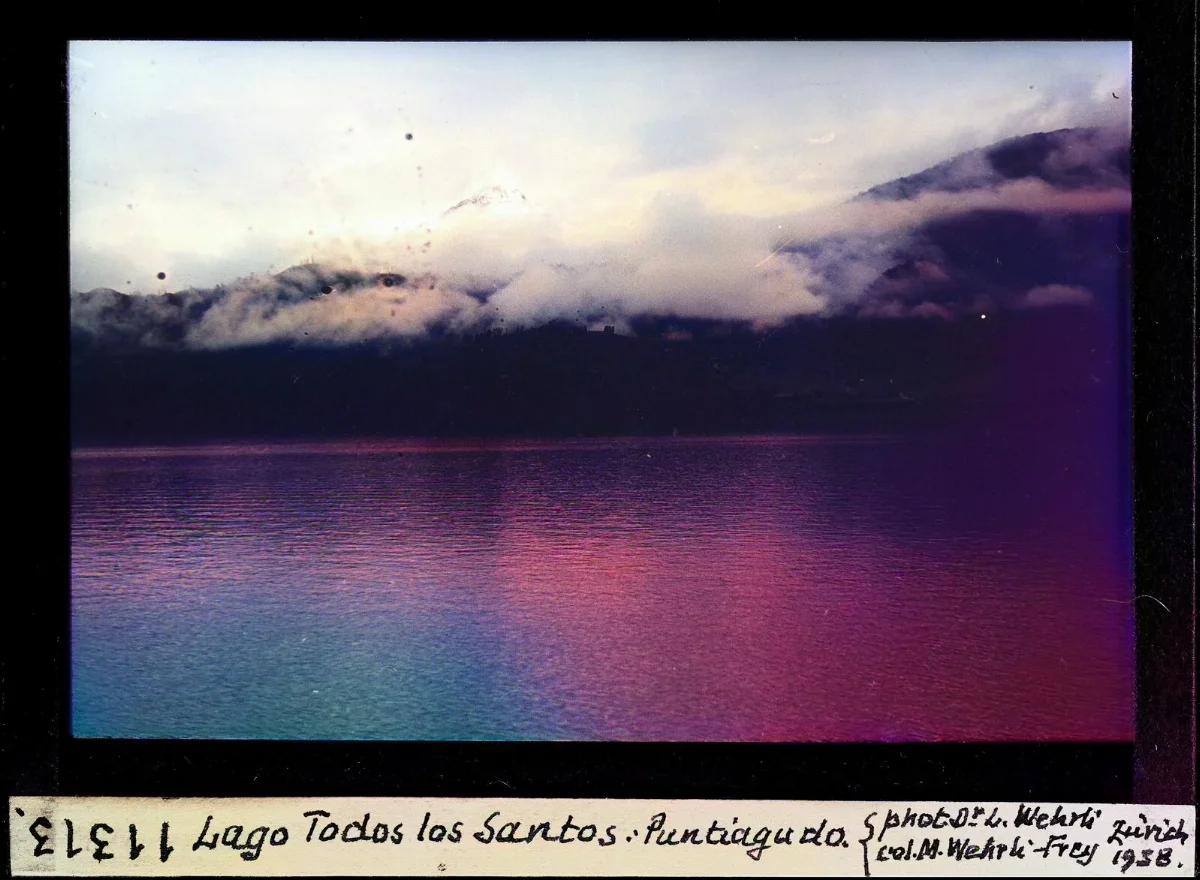 Diapositiva coloreada del lago Todos los Santos con el volcan Puntiagudo, 1938 — aprox. 1938–1940 | Chile de Ayer