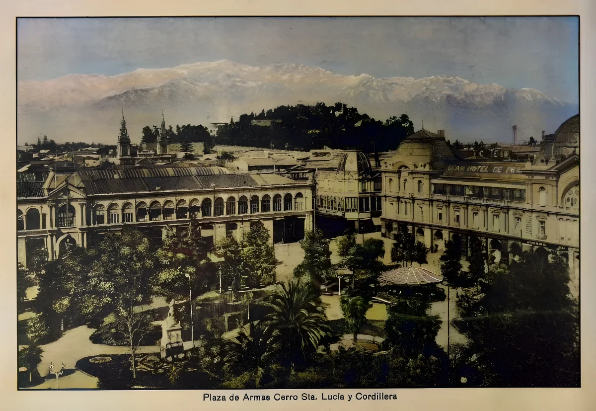 Plaza de Armas y Cerro Sta Lucia 1915 — 1915 | Chile de Ayer