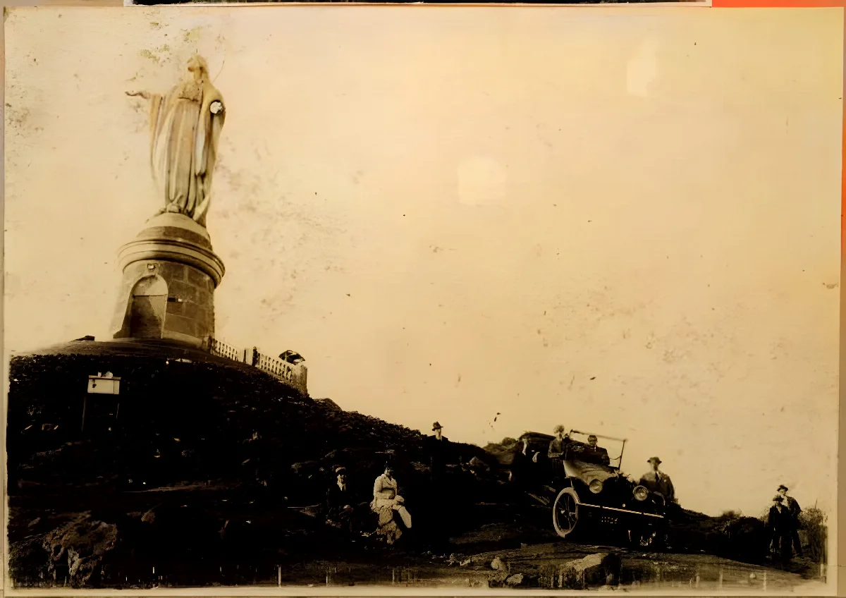 Virgen Inmaculada Concepción del Cerro San Cristóbal en 1919 — Cerro San Cristóbal — 1919 | Chile de Ayer