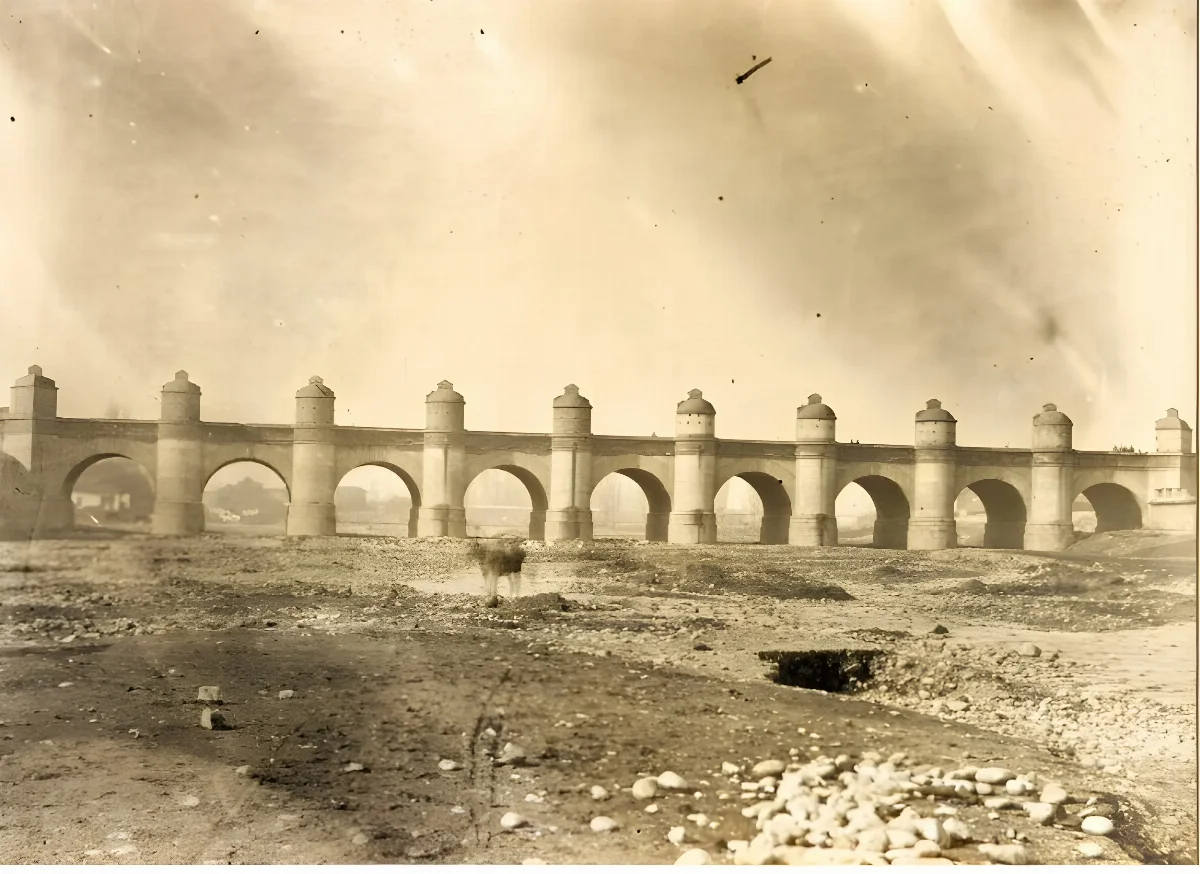 Puente Cal y Canto, 1880 — Estación Mapocho — 1880 | Chile de Ayer