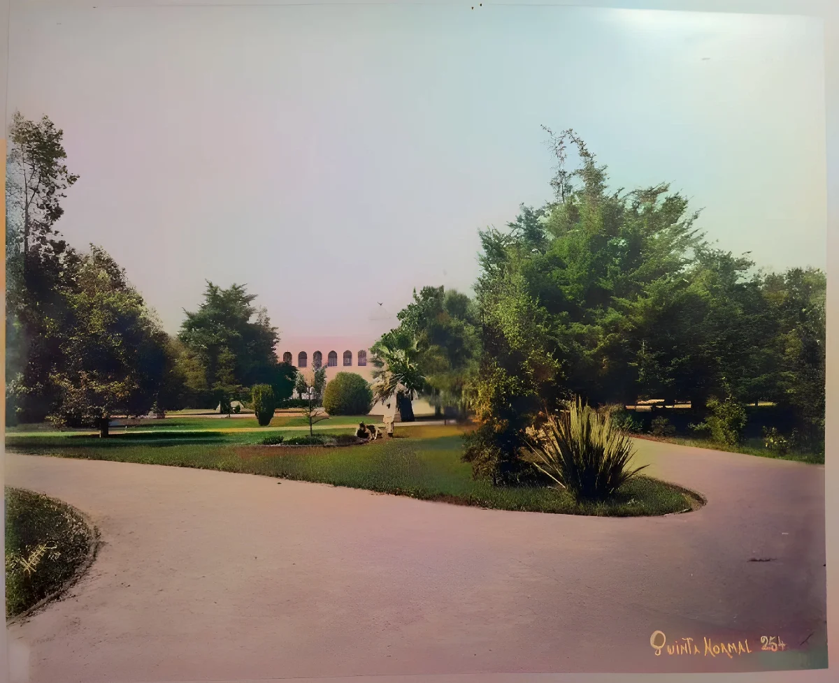 Quinta Normal a principios del 1900 — 1900 | Chile de Ayer