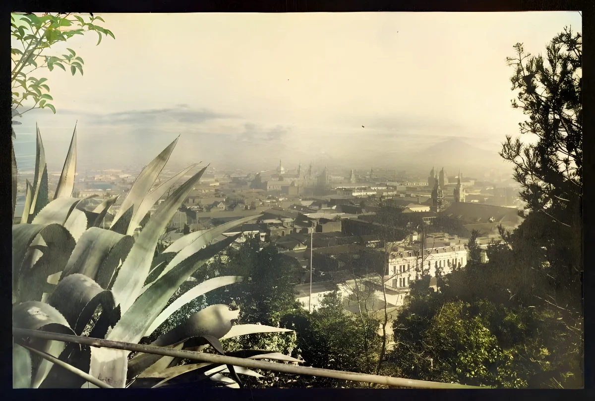 Vista de Santiago desde el cerro Santa Lucía 1906 — 1906 | Chile de Ayer