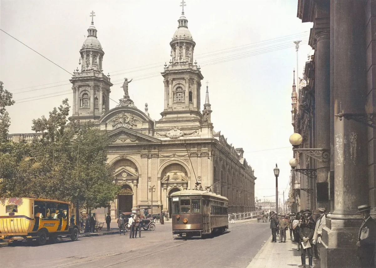 Catedral de Santiago año 1920 — Plaza de Armas de Santiago — 1920 | Chile de Ayer